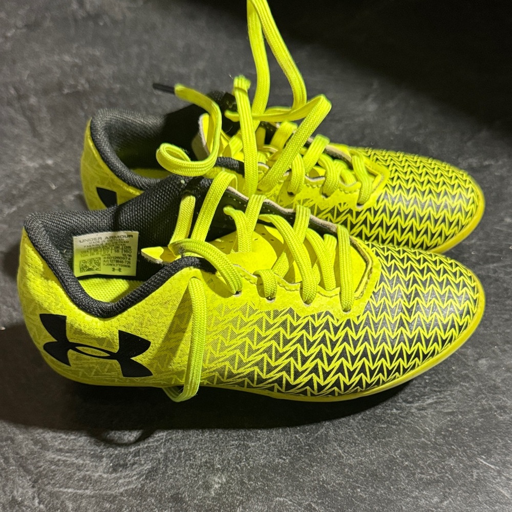Under Armour Kids' Neon Yellow Soccer Cleats